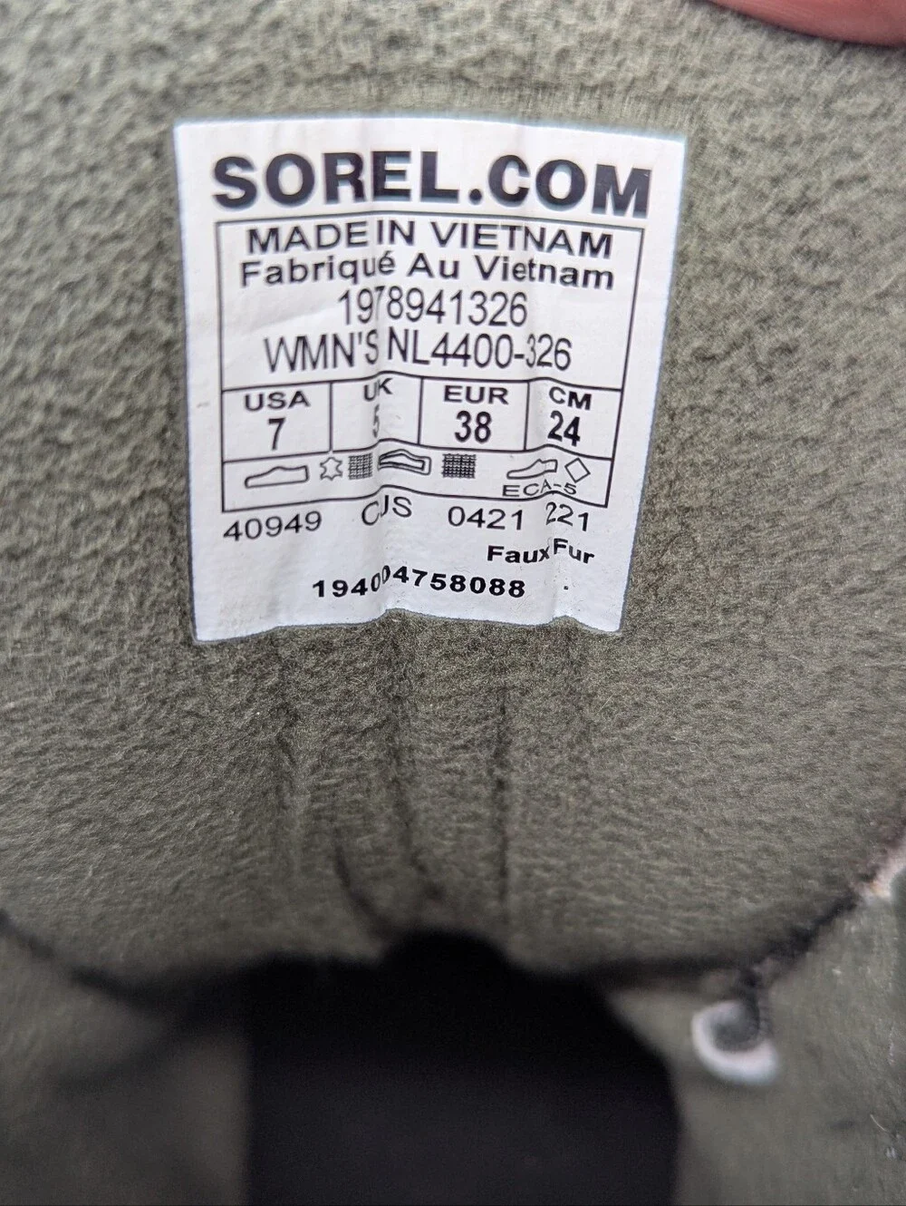 Sorel Women's Kinetic Renegrade Conquest Sneaker Boot Alpine Black Size 7